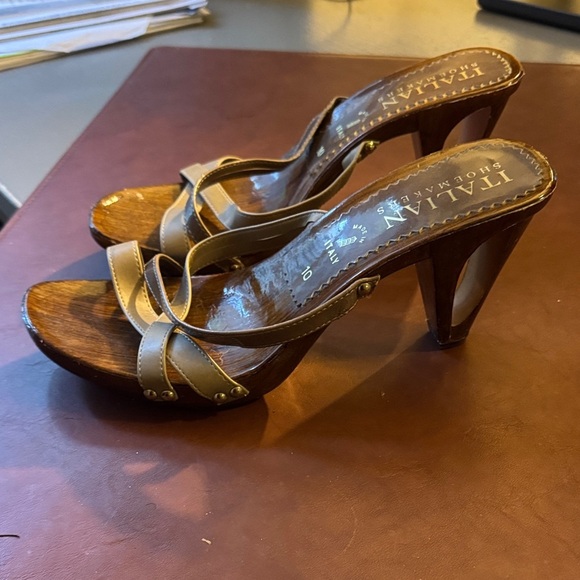 Italian Shoemakers Women's Brown Mules - Picture 5 of 12